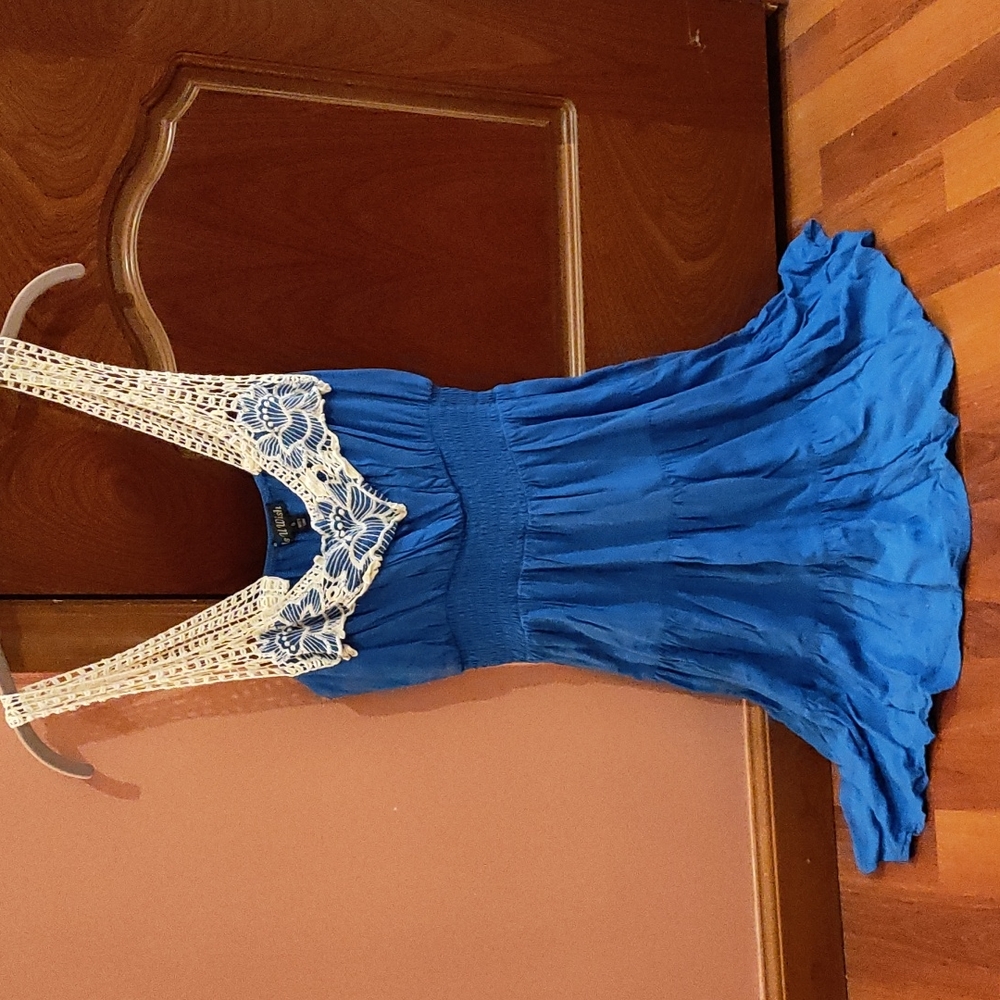 A junior Girls blue dress , S